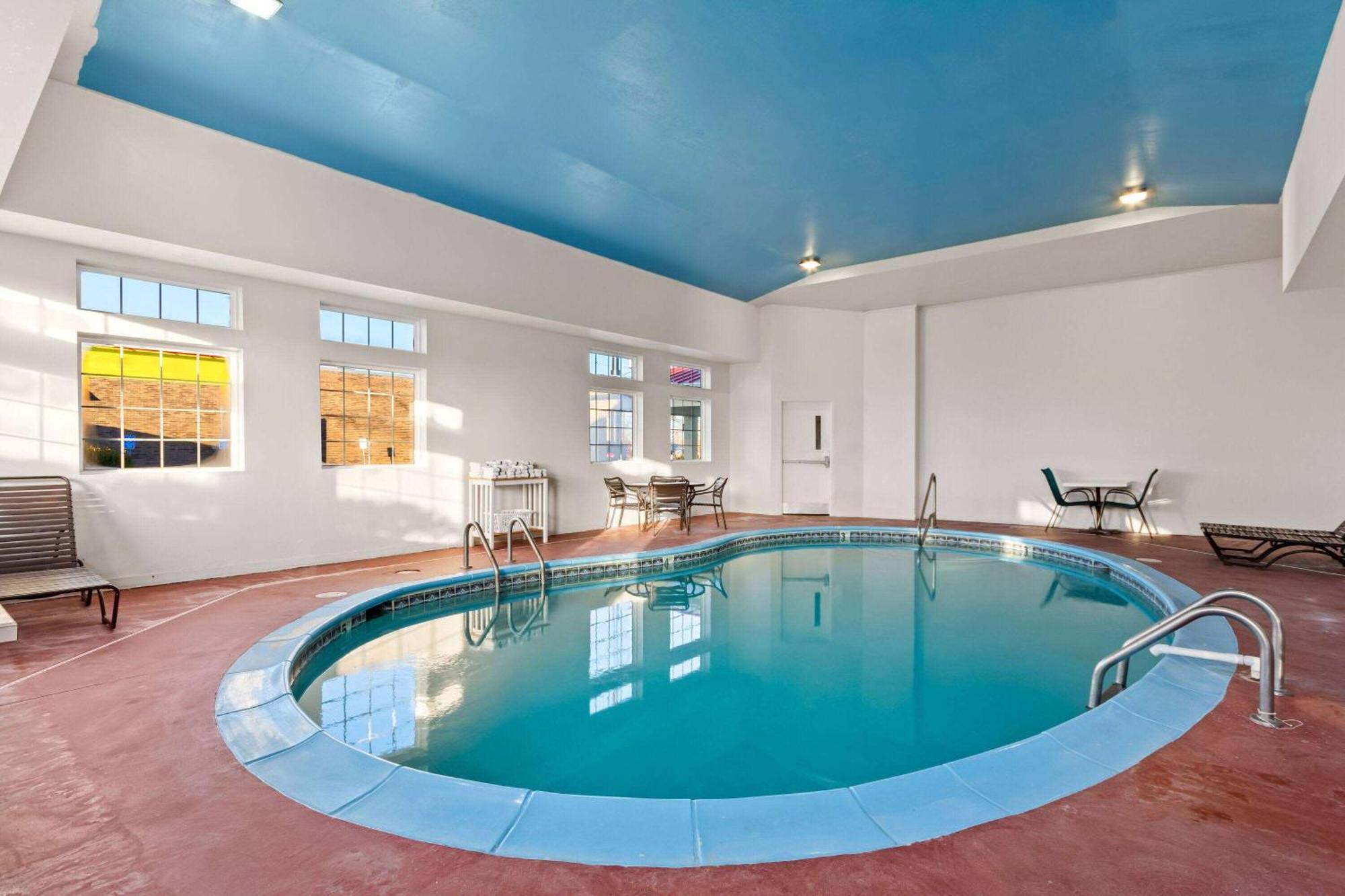 Hotel Super 8 By Wyndham Elizabethtown Zewnętrze zdjęcie